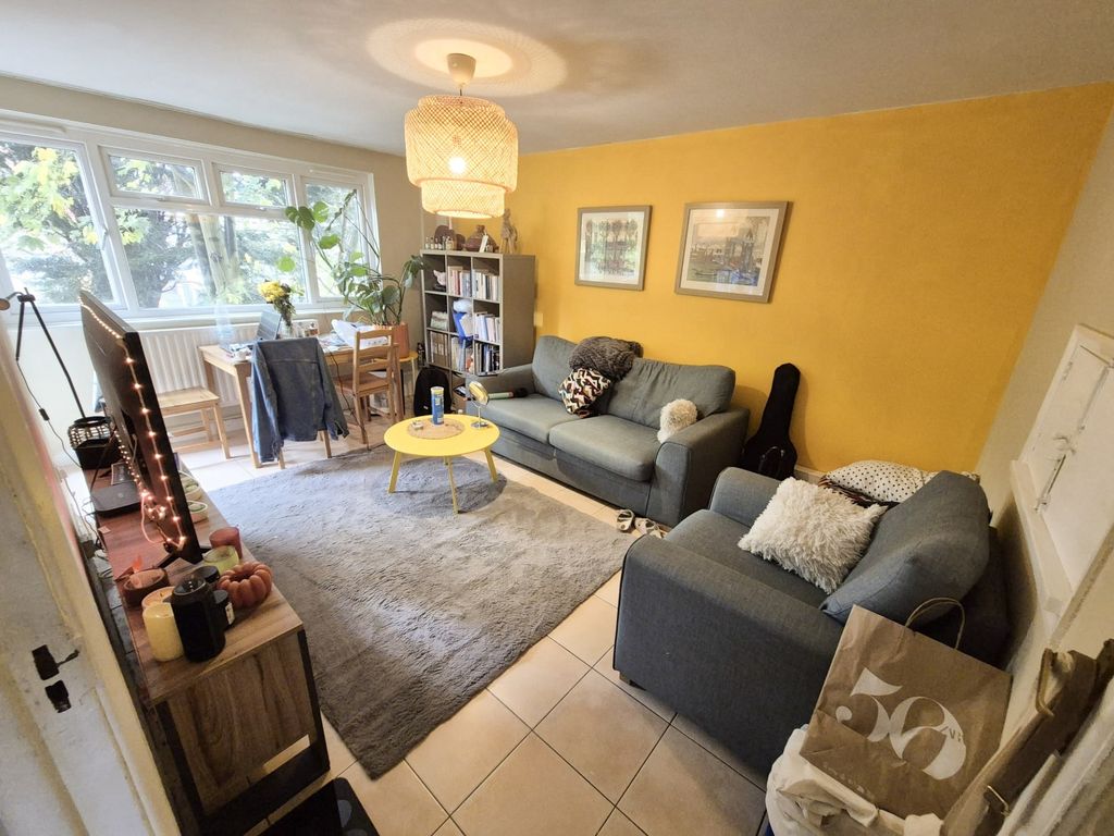 Property photo 2 of 14 Photo 8