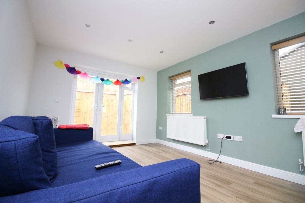 Property photo 2 of 12 Call 02920 454555 To Secure Your Viewing_4