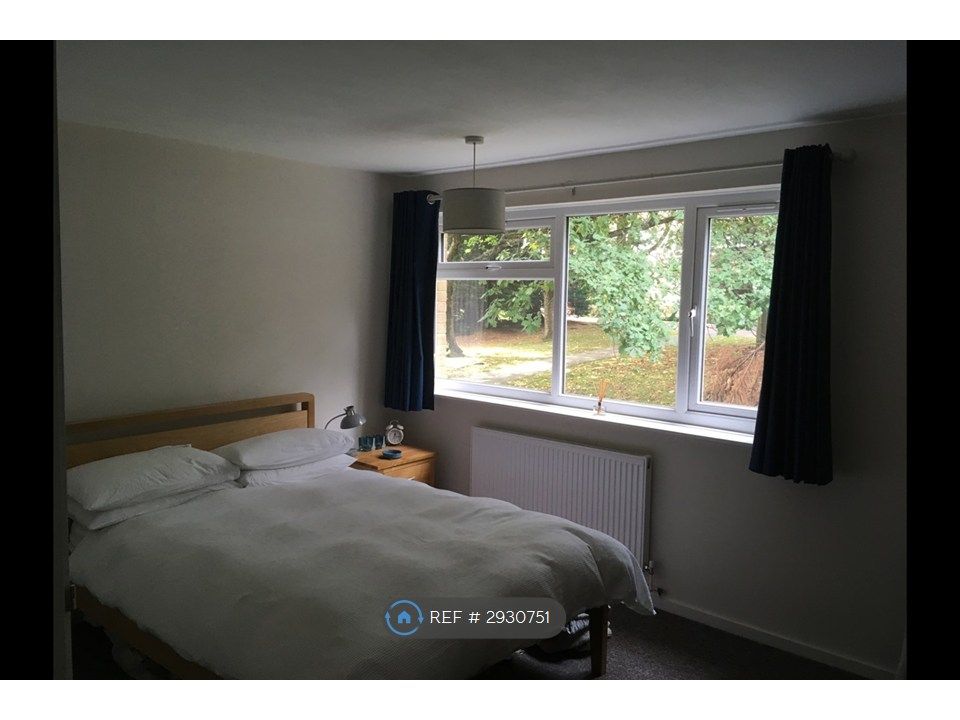 Property photo 3 of 9 Main Bedroom 1
