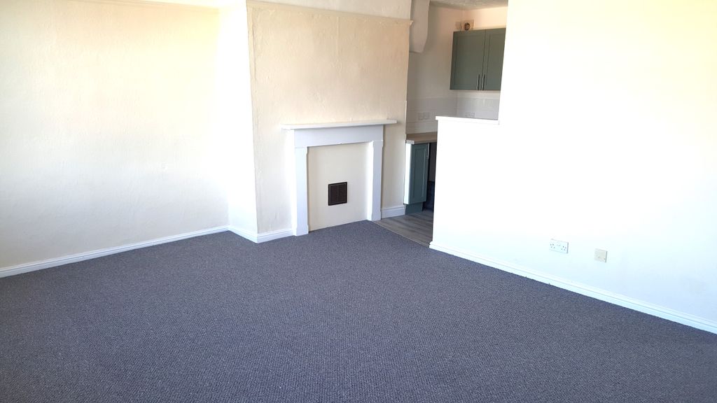 Property photo 2 of 5 Living Room