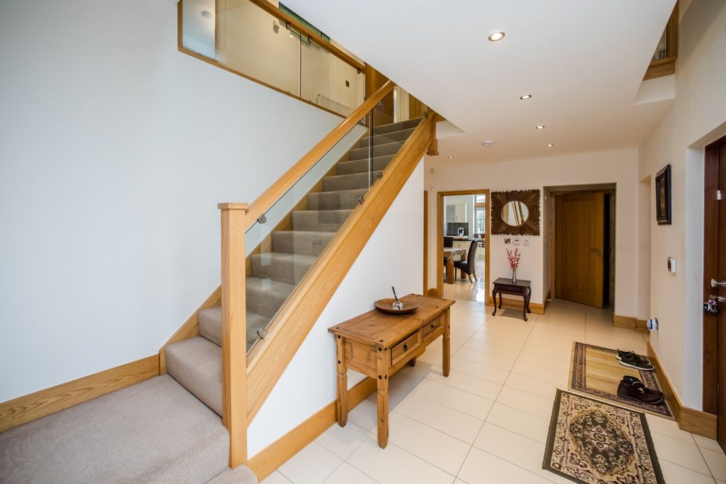 Property photo 2 of 35 Image 1