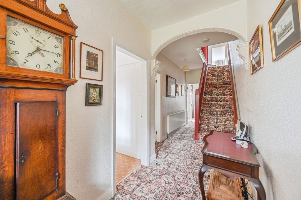 Property photo 3 of 17 Photo