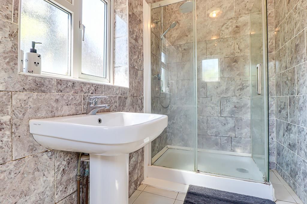 Property photo 2 of 13 Bathroom
