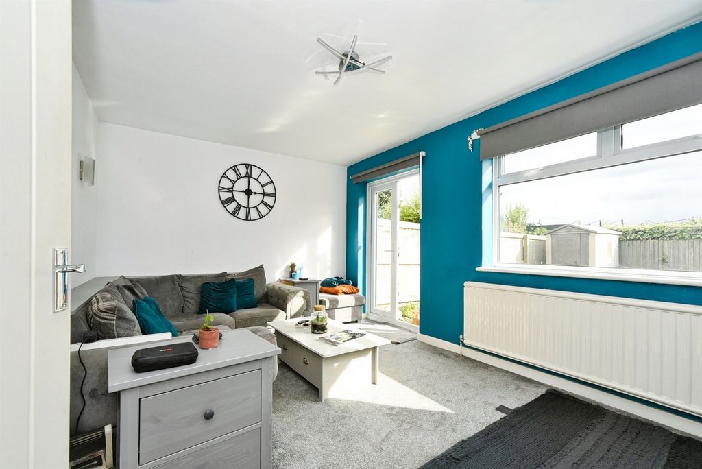 Property photo 2 of 11