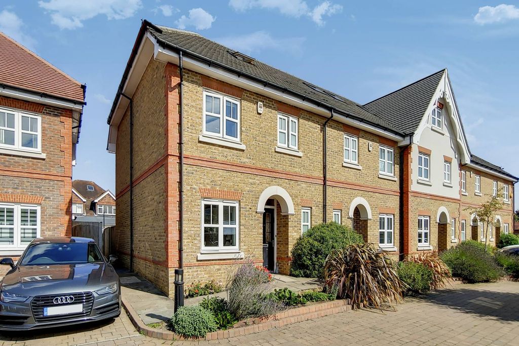 Property photo 1 of 18