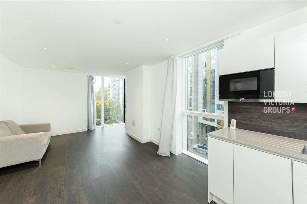 Property photo 3 of 14 1-3376.Jpg