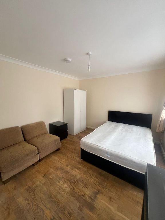 Property photo 1 of 4