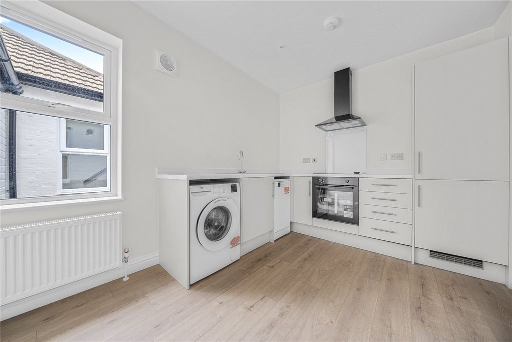 Property photo 2 of 10 Picture No. 07