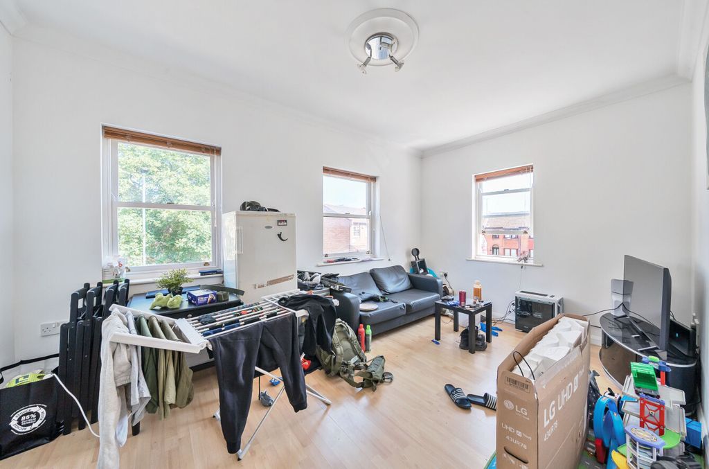 Property photo 2 of 7 1300512-7-6852c89...