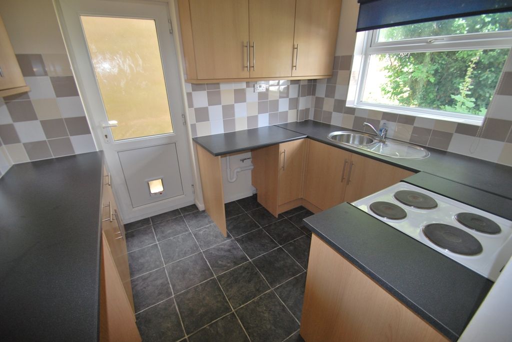 Property photo 3 of 10 Kitchen