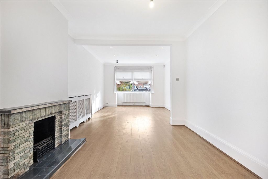 Property photo 2 of 22 Picture No. 30