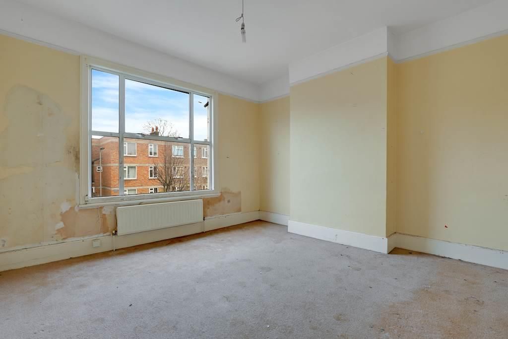 Property photo 2 of 12 05-85E6Jhpropwpen - 11A Howard Road - 7-Small.Jpg