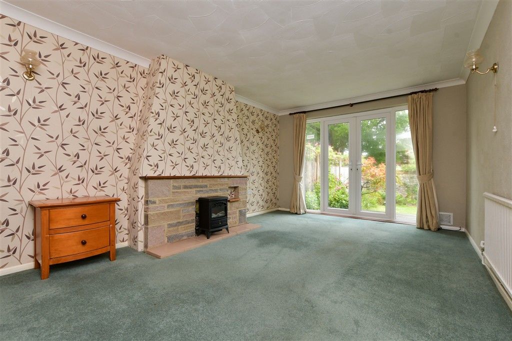 Property photo 3 of 14 Lounge