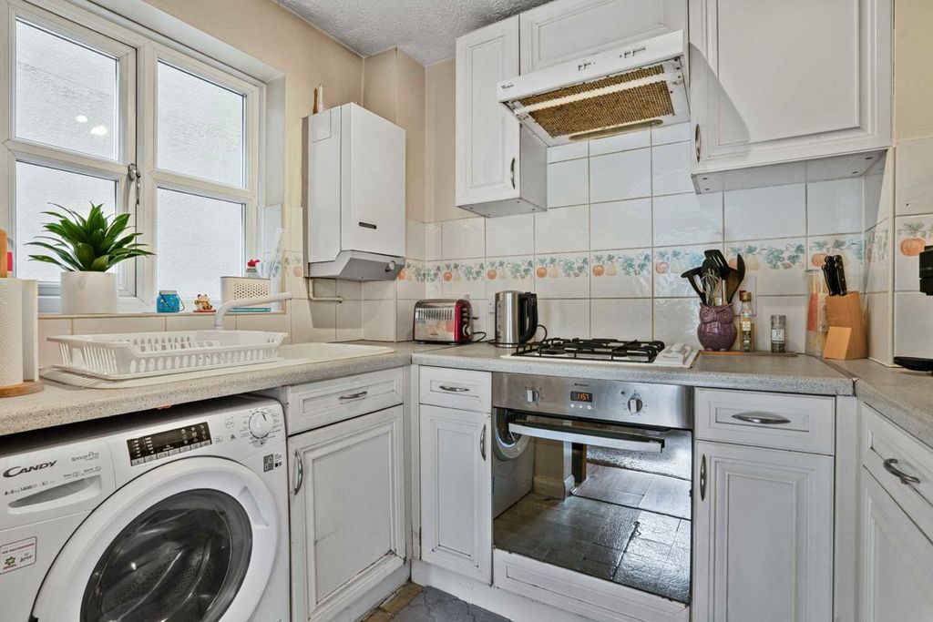 Property photo 3 of 6