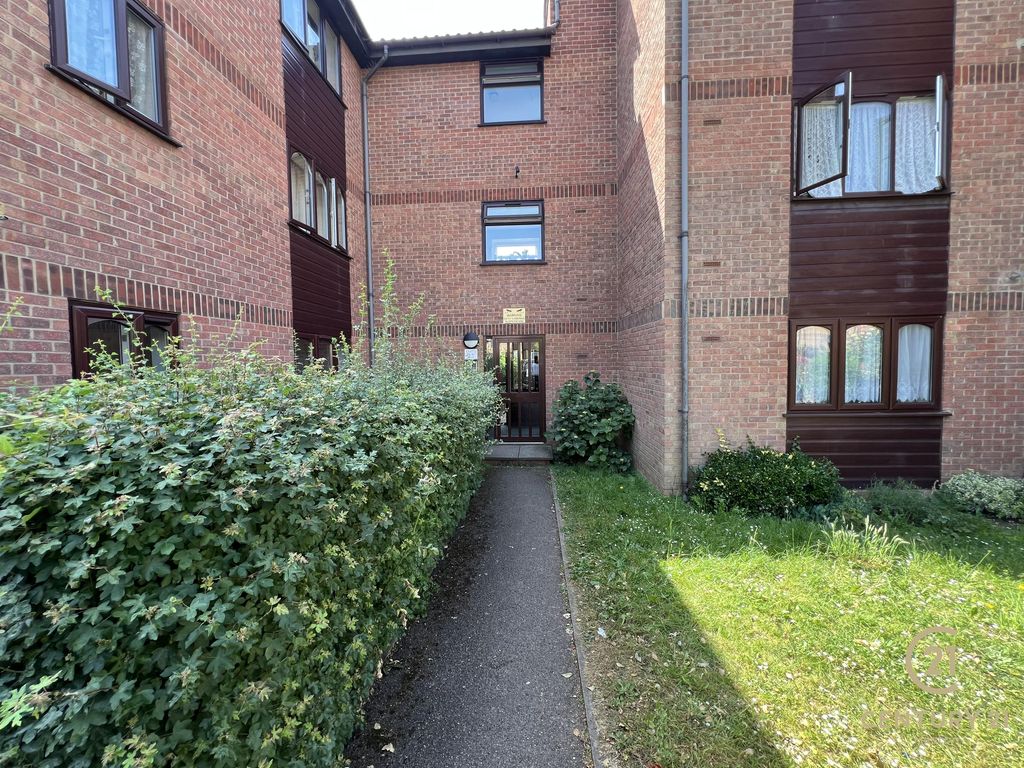 Property photo 2 of 8