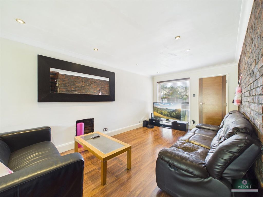 Property photo 3 of 15 Cam02067G0-Pr0280-Still004.Jpg