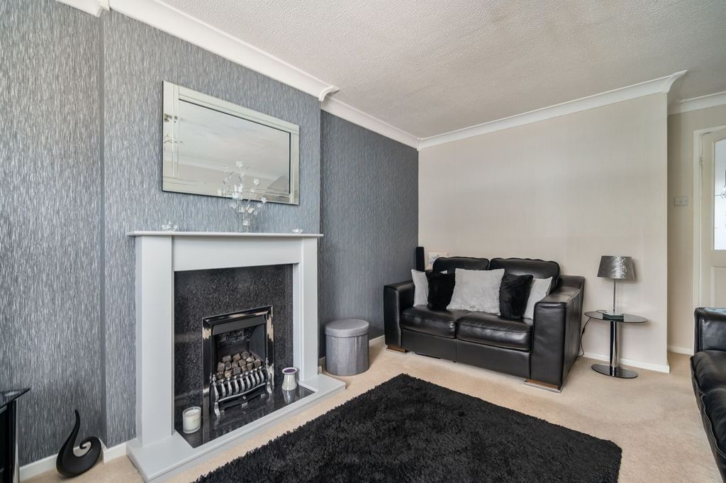 Property photo 3 of 26