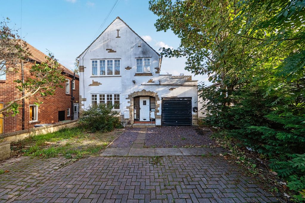 Property photo 1 of 25 External
