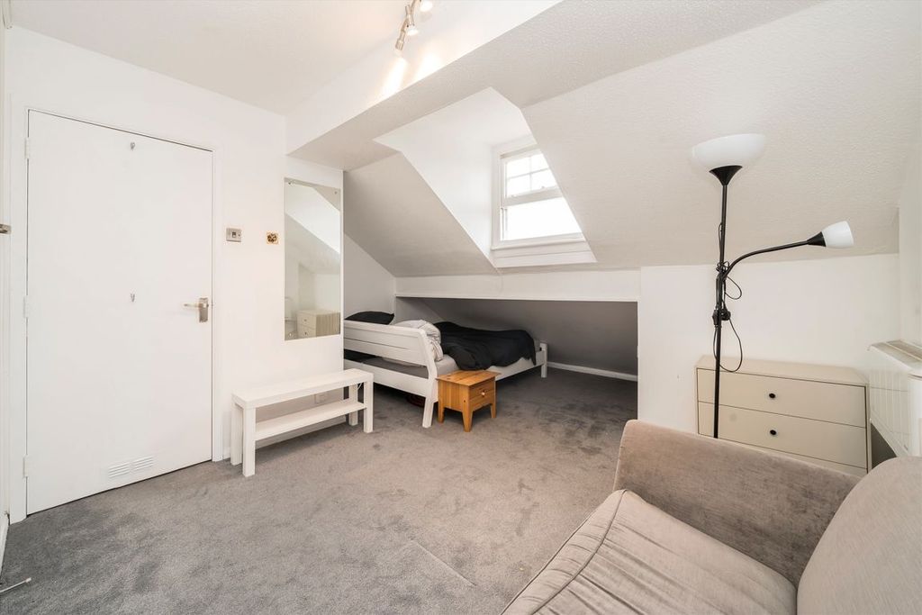 Property photo 3 of 4