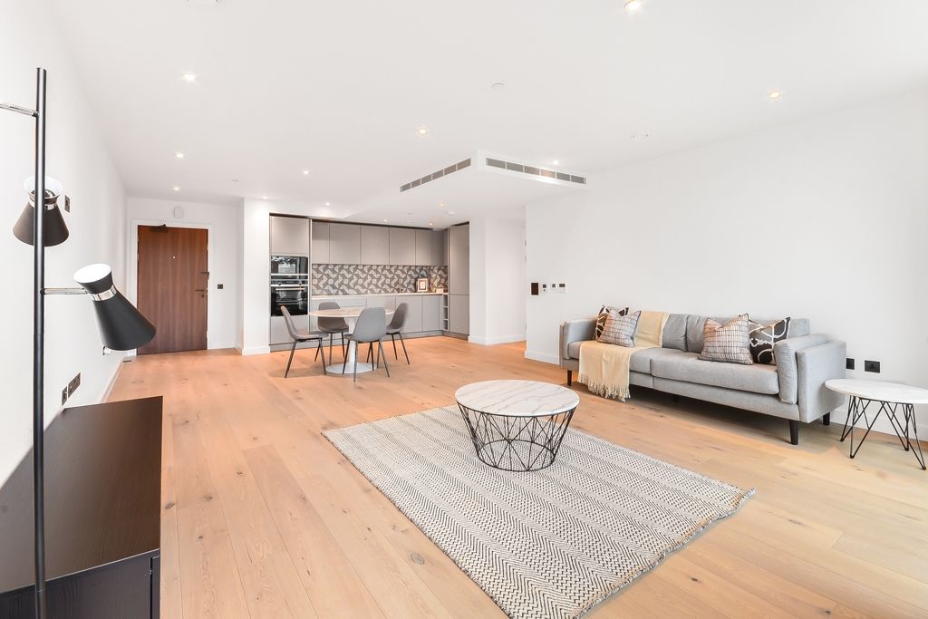 Property photo 2 of 12 Clarendon Court