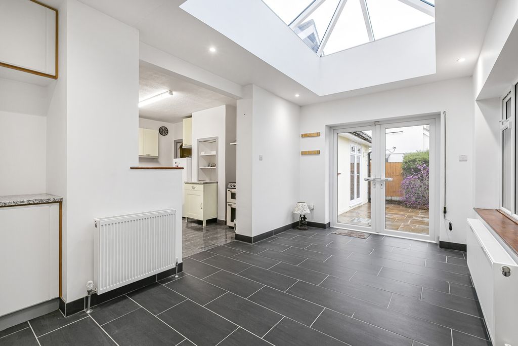 Property photo 2 of 29 Garden Room