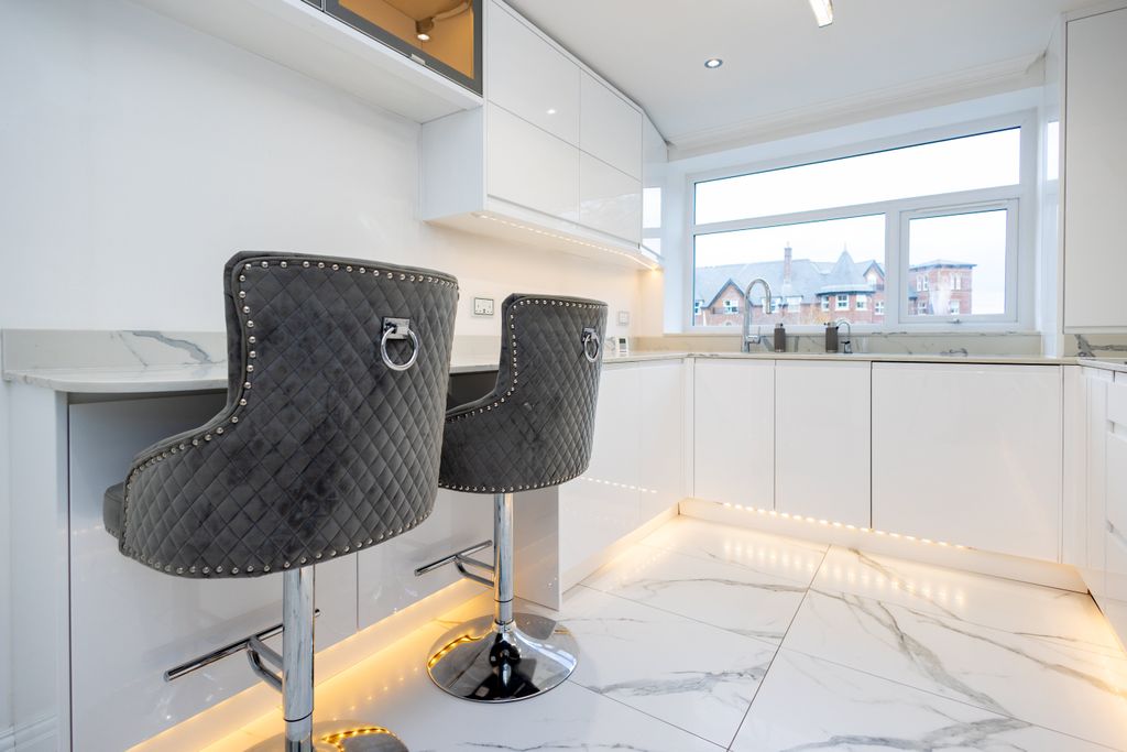 Property photo 3 of 19 20251118-R6M_9280