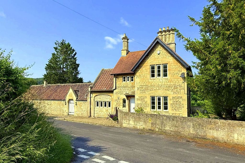 Property photo 3 of 18