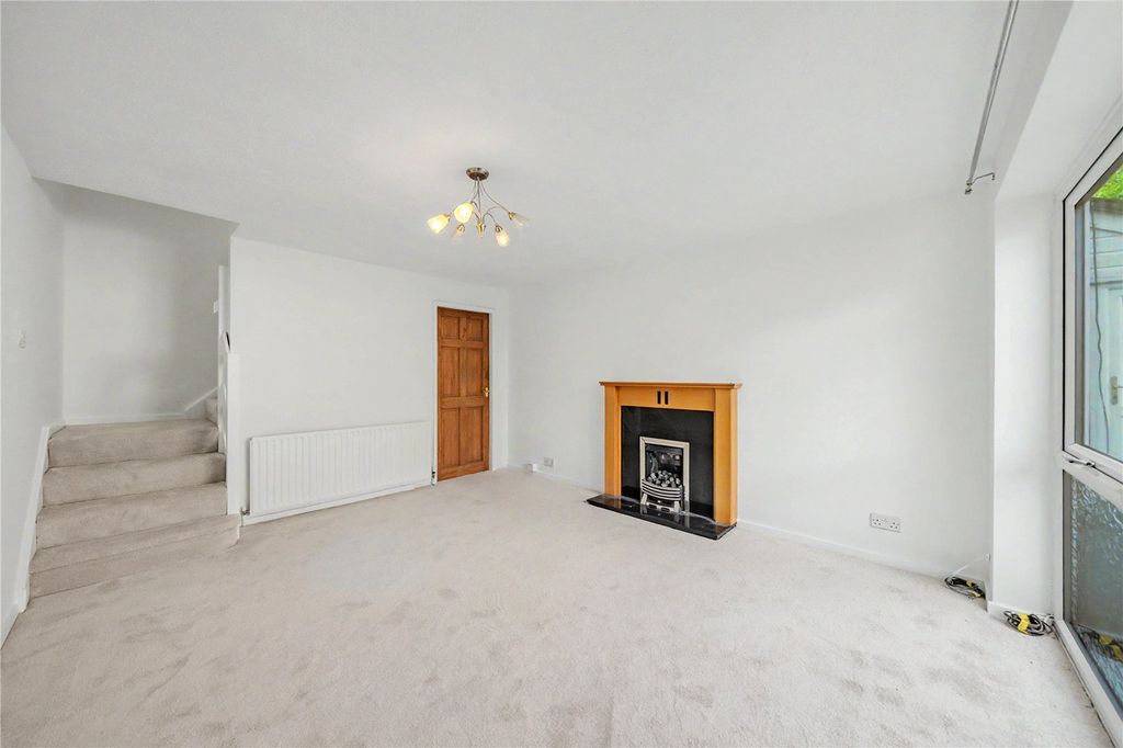 Property photo 3 of 17 Living Room