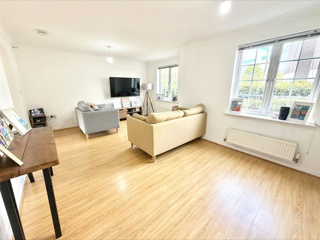 Property photo 3 of 18 Picture No. 14