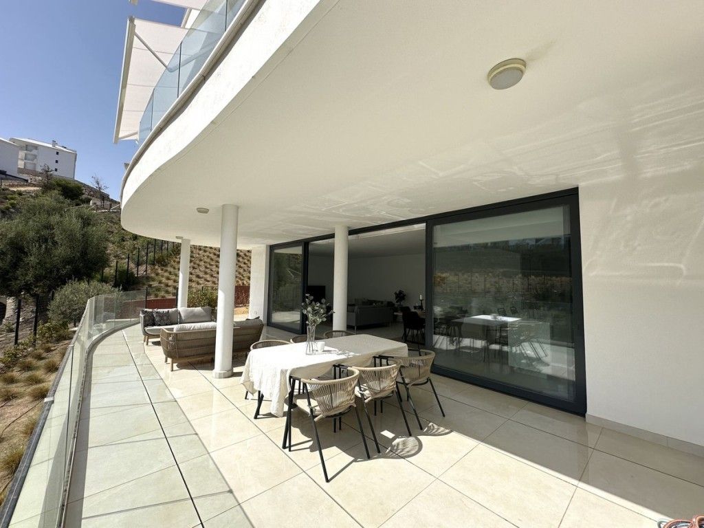 Property photo 1 of 20 Terrace 4