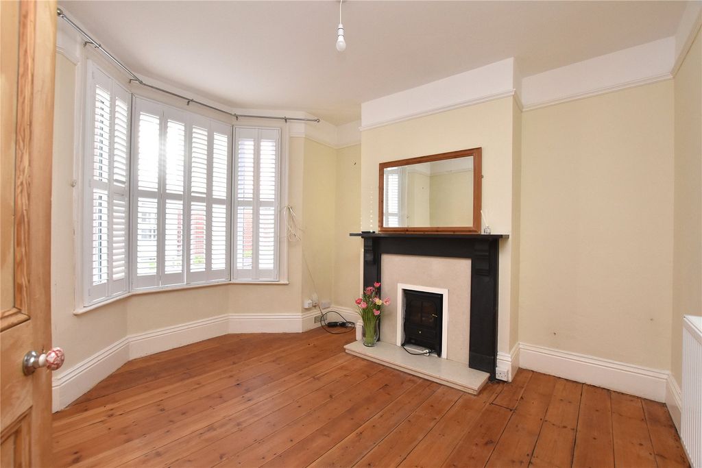 Property photo 2 of 11 Living Room