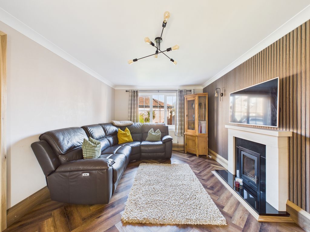 Property photo 2 of 35