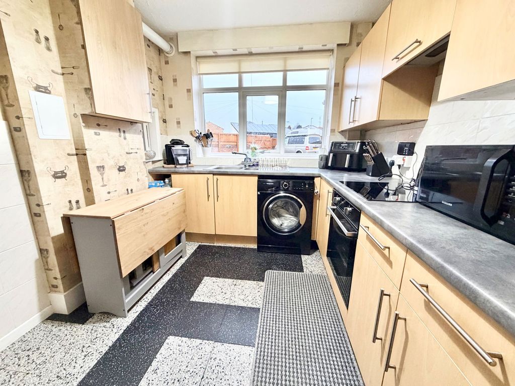 Property photo 2 of 22