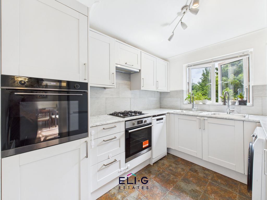 Property photo 3 of 10 Gallery
