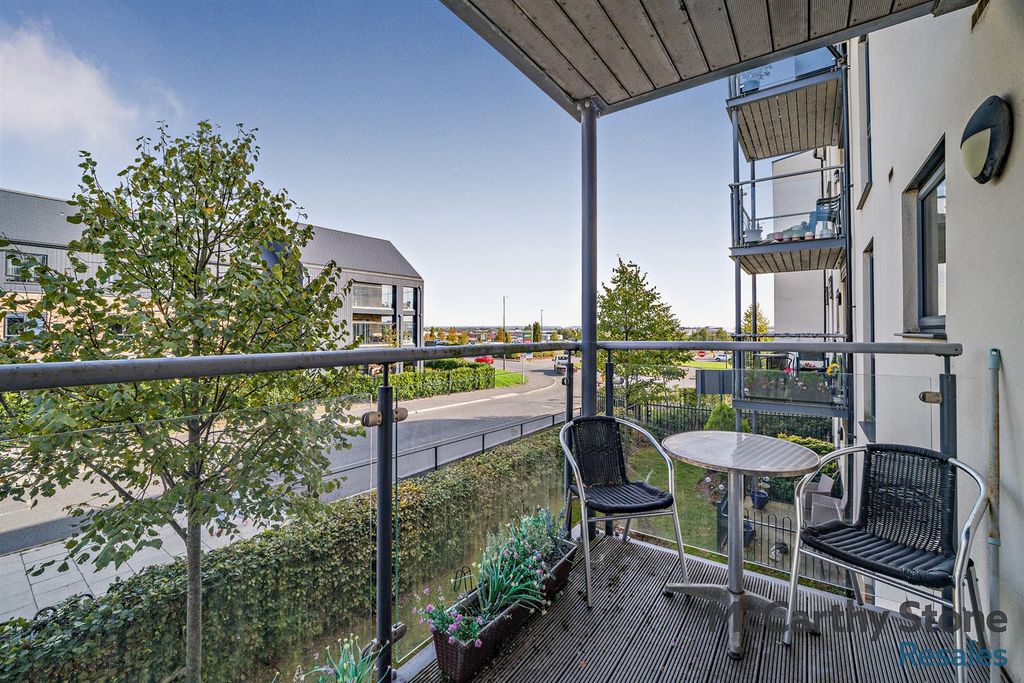 Property photo 2 of 15 Balcony