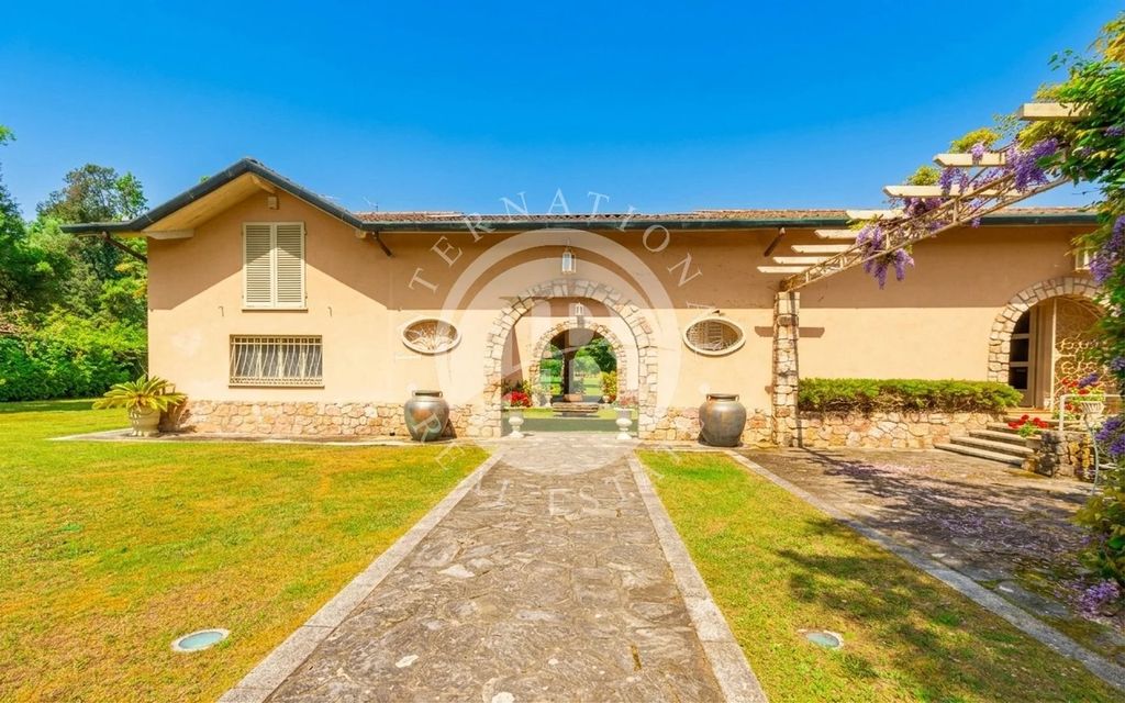 Property photo 2 of 30