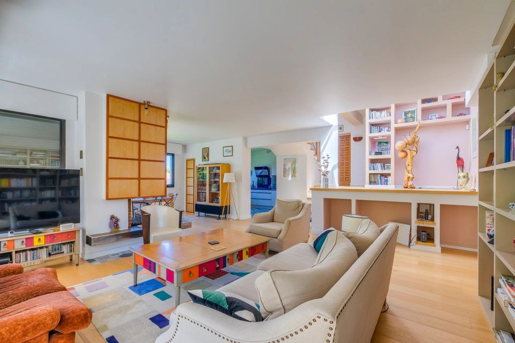 Property photo 2 of 13