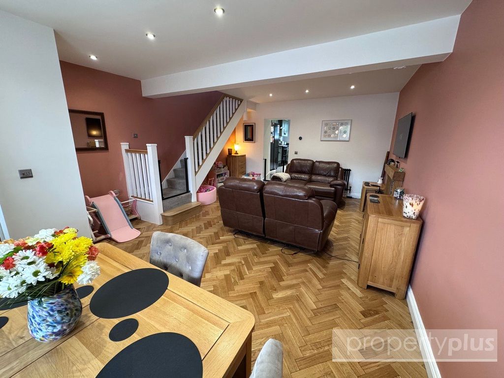 Property photo 3 of 17 Picture No. 09