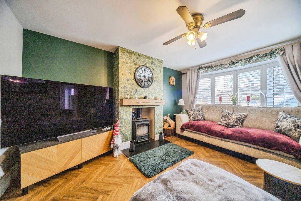 Property photo 3 of 21 Pbox-Img.Jpg