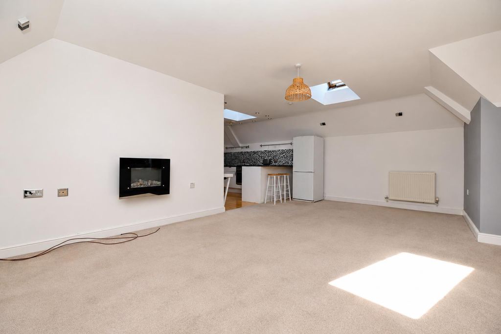 Property photo 3 of 11 Open Plan Living.Jpg