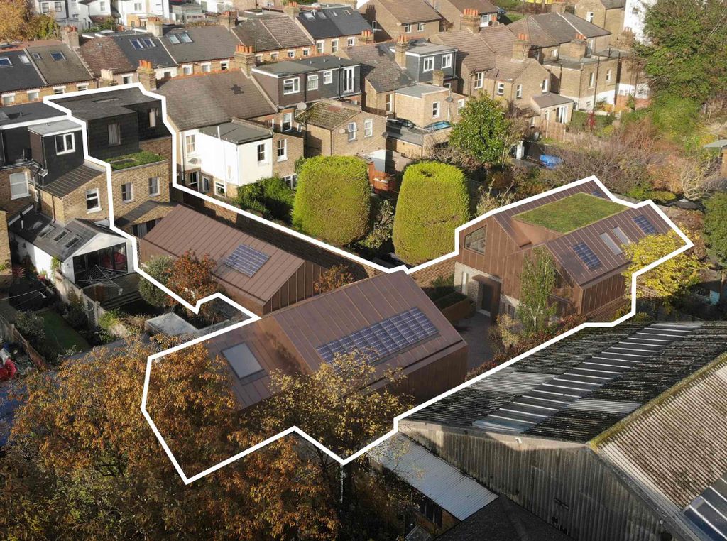 Property photo 1 of 3