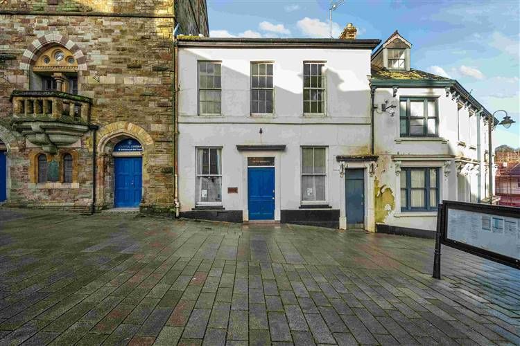 Property photo 2 of 17