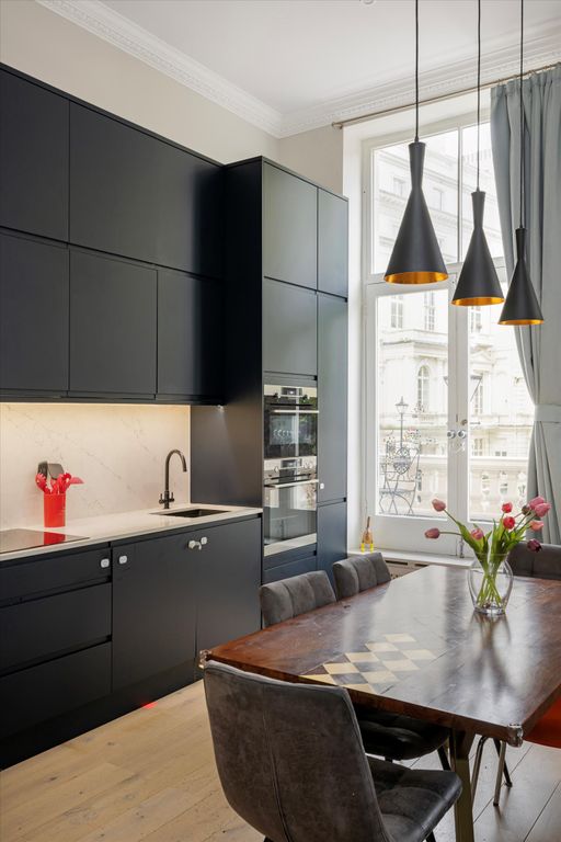 Property photo 3 of 20 Image