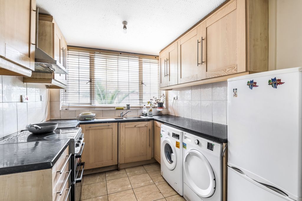 Property photo 3 of 8 728176 (3)