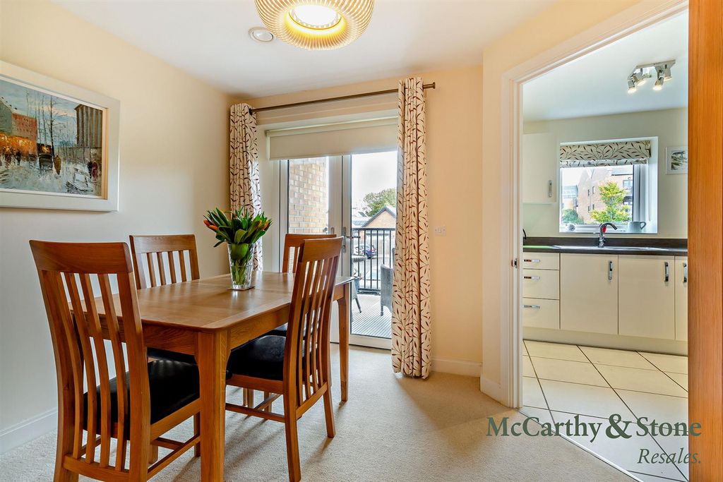 Property photo 3 of 26 8707694-Interior02-800.Jpg