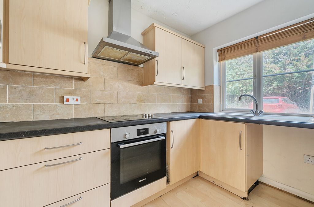 Property photo 2 of 10 1341407-6-689De08...