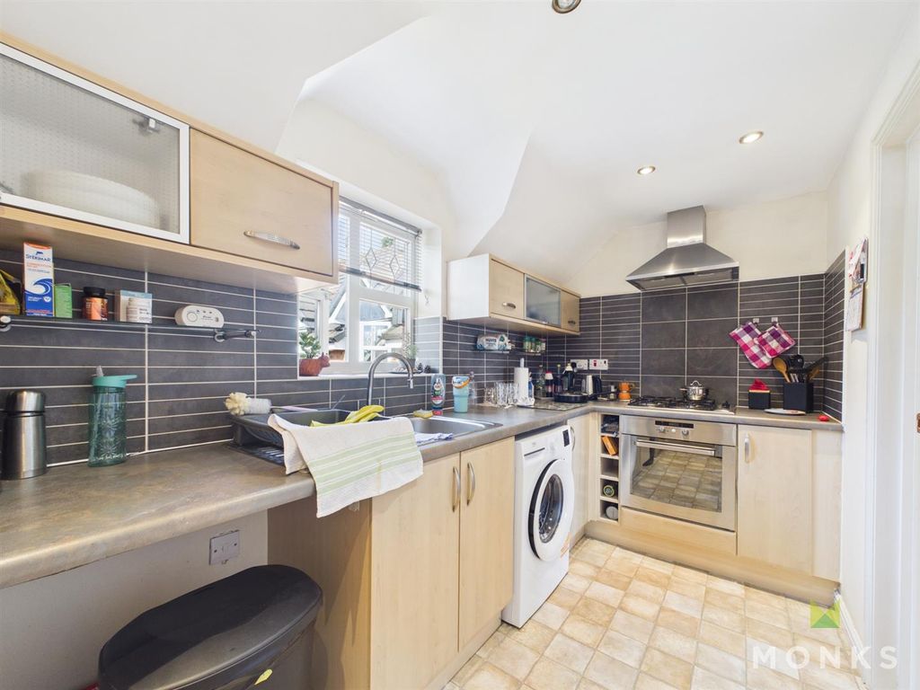 Property photo 3 of 12 Cam01520G0-Pr0423-Still024.Jpg