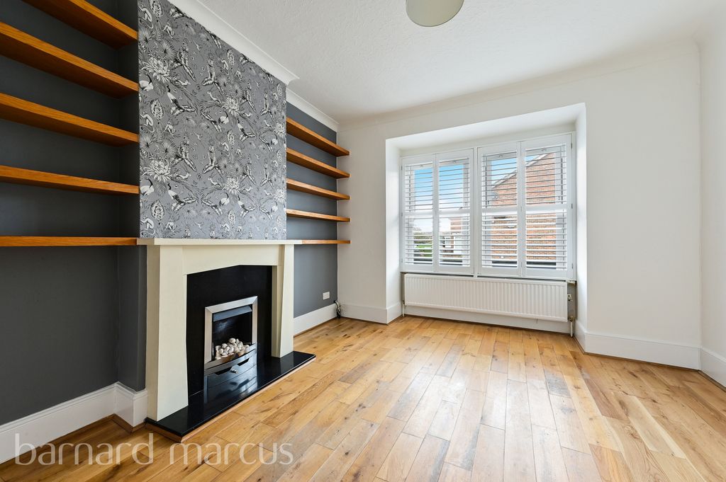 Property photo 2 of 8 Living Room