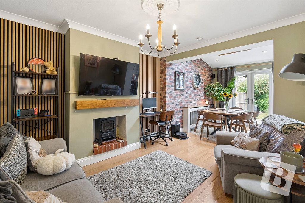 Property photo 2 of 15 Family Area