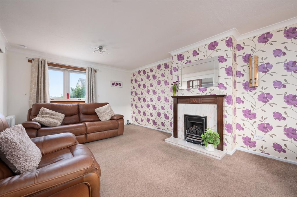 Property photo 3 of 26 52Centralroad005.Jpg